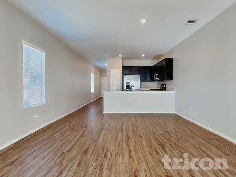 Building Photo - 108 Mica Trl