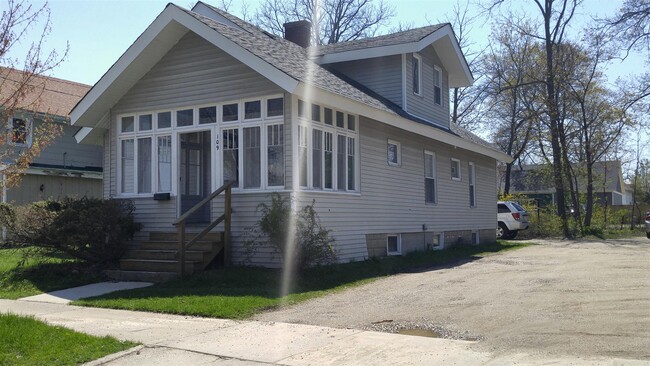 Building Photo - 109 Sanborn Ave