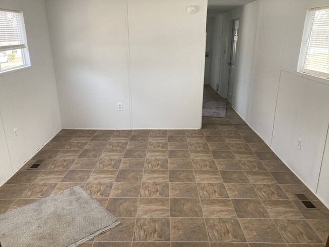 Building Photo - 106 Pecan Grove Cir