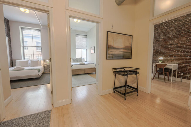 Building Photo - 37 Temple Pl