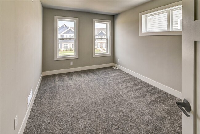 Building Photo - 4863 Lacy Rd