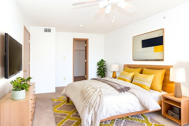 Building Photo - Martin Estates Apartments