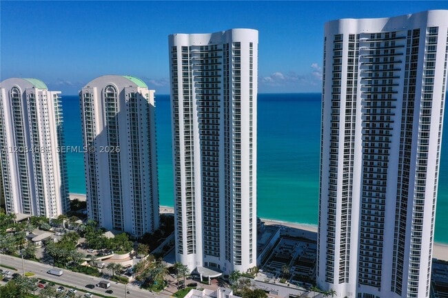 Building Photo - 16001 Collins Ave