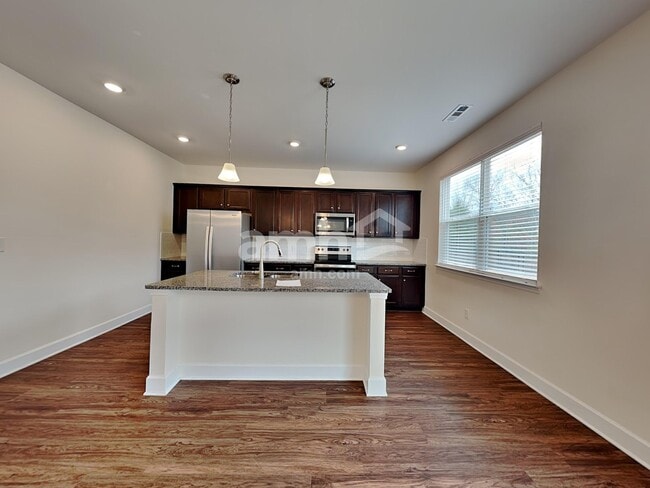 Building Photo - 5448 Lake Water Ct