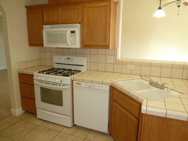 Building Photo - 3 Bedroom Home in Windsor Estates