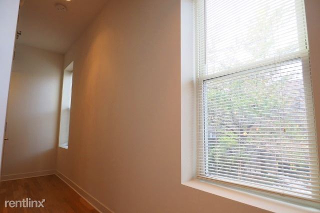 Building Photo - 1 br, 1 bath Condo - 1919 W Armitage Ave