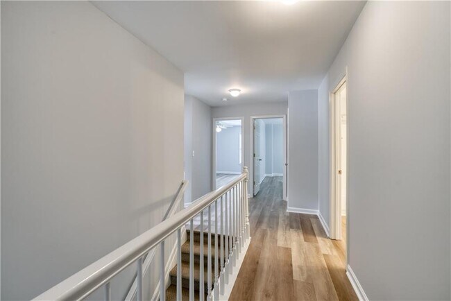Building Photo - 355 Lamme Chase