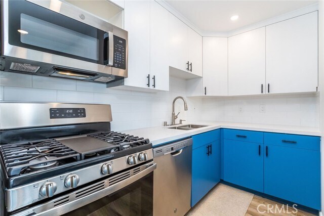 Building Photo - 645 Sunfish Way