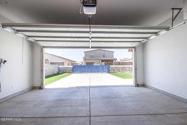 Building Photo - 2621 Mike Price Dr