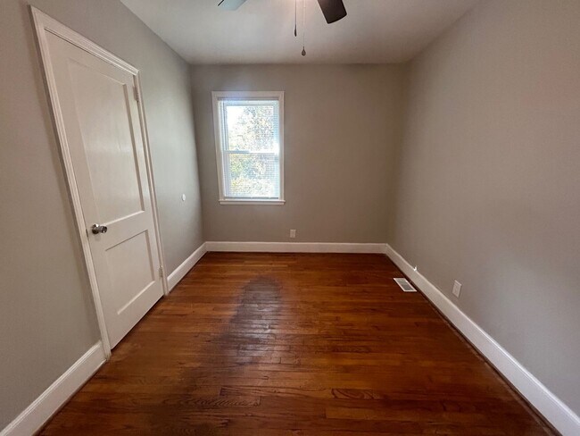 Building Photo - 623 S Beltline Blvd