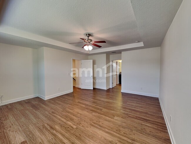 Building Photo - 329 Crestrun Loop