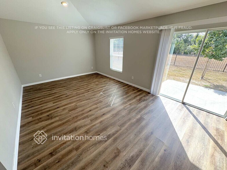 Building Photo - 25061 Doredo Dr