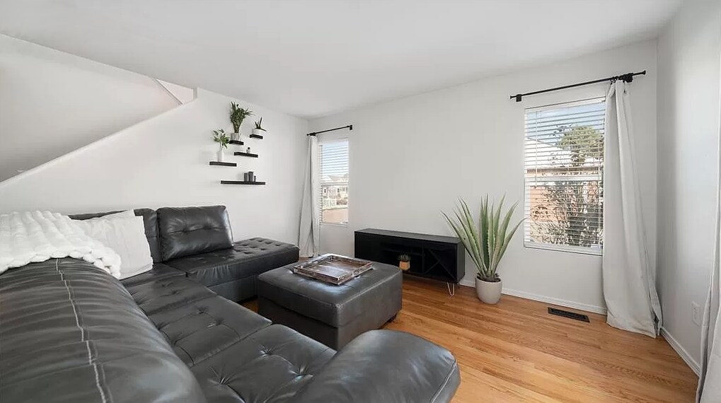 Building Photo - 5522 Cassina Dr