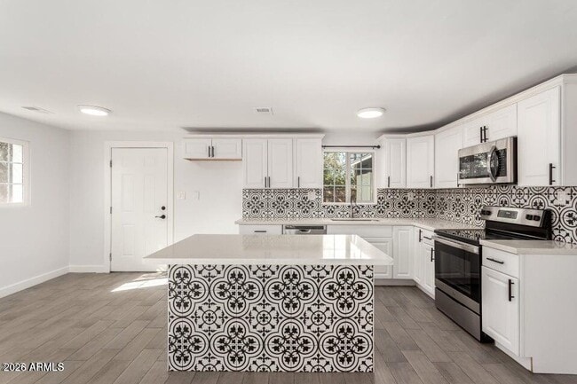 Building Photo - 240 N Monte Vista St