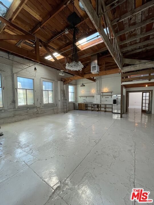 Building Photo - 209 San Juan Ave