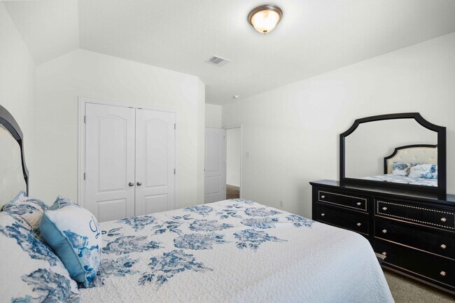 Building Photo - Welcome to your slice of paradise in Round...