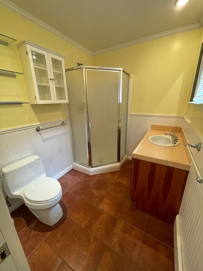 Building Photo - Charming Inner Richmond Gem: Spacious 1BR w/ Laundry On-Site, and Parking Included!