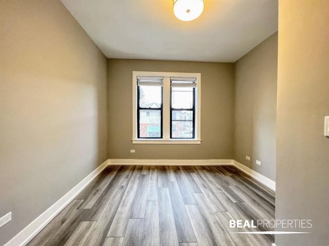 Building Photo - 2 bedroom in CHICAGO IL 60613