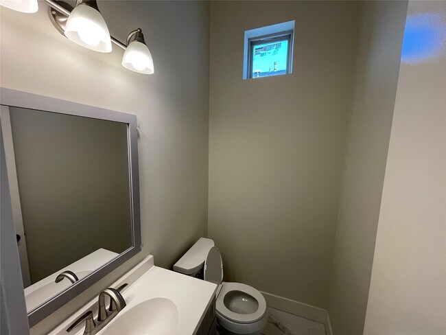 Building Photo - 5306 Eigel St