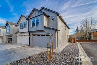 Building Photo - 4915 NE 2nd Ct