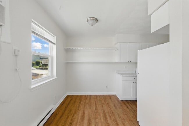 Building Photo - 711 Easy St