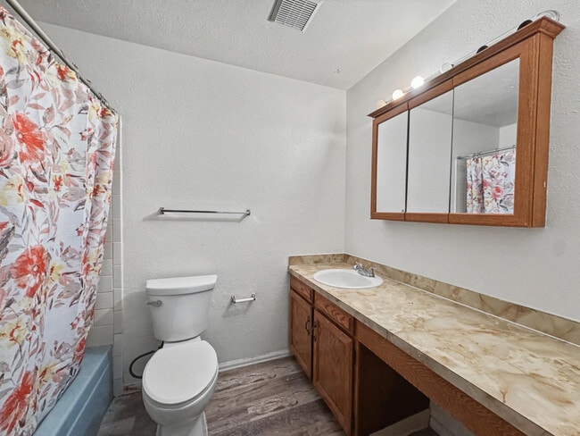 Building Photo - 14515 E Oregon Dr