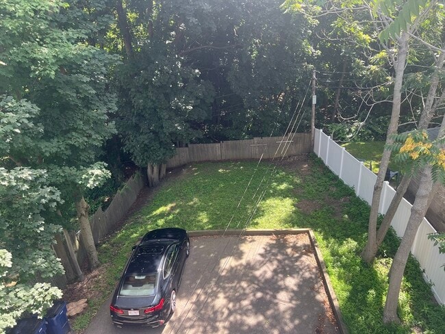 Building Photo - 25 Seymour St