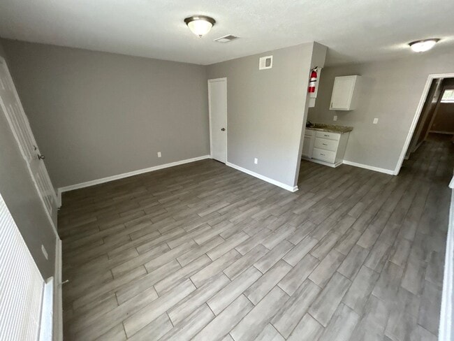Building Photo - 3109 Radford Rd