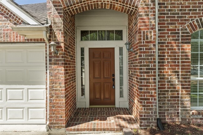 Building Photo - 511 Plantain Ln