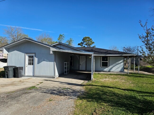 Building Photo - 120 Antionette Ln