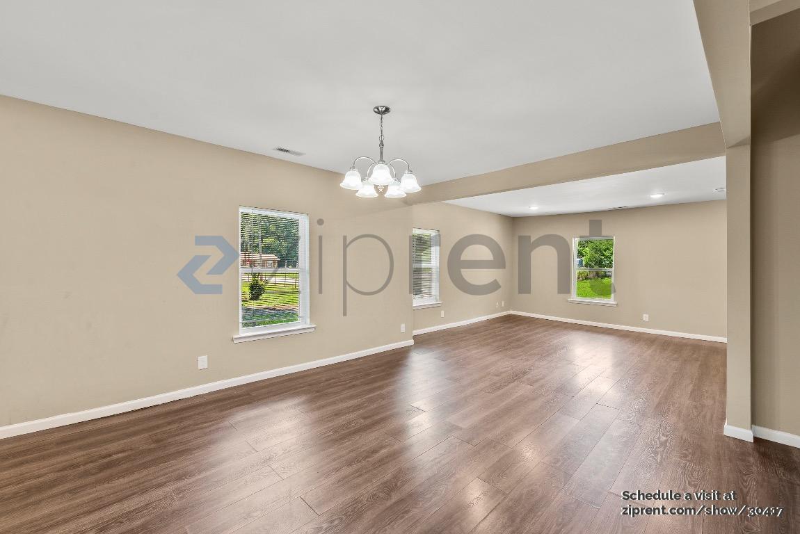 Building Photo - 1114 W Bank St