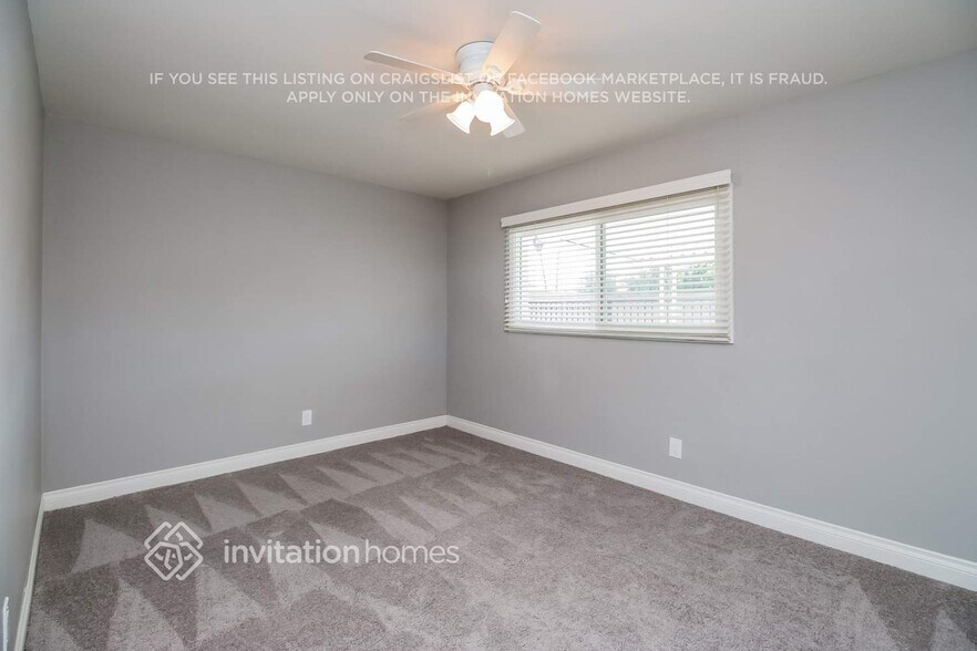 Building Photo - 1335 E Hermosa Dr