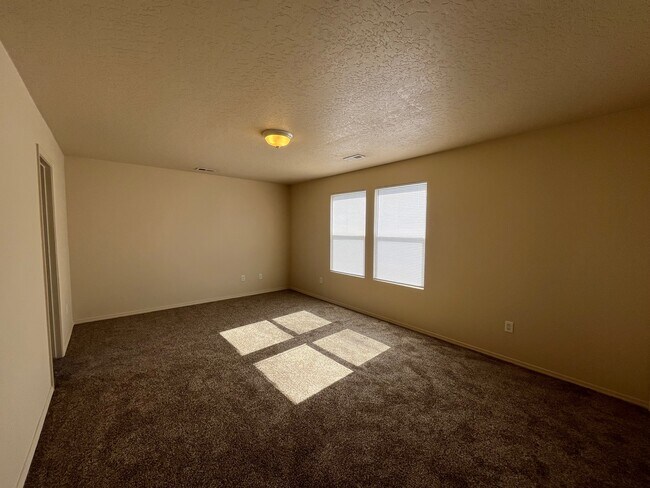 Building Photo - 12873 Alicia St