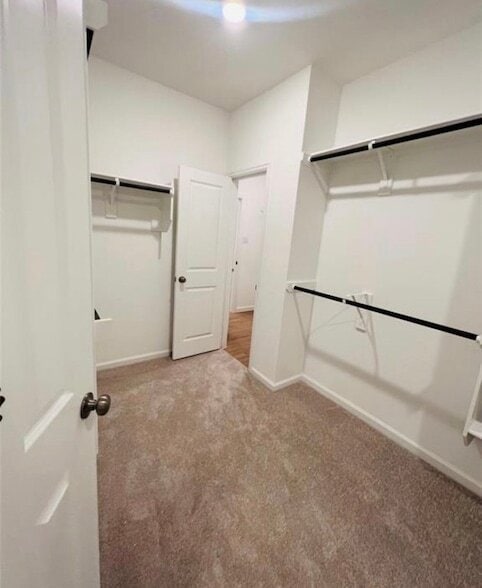 Building Photo - 27007 Aurora Gdn Ln