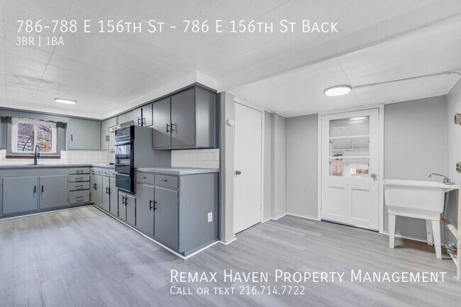 Building Photo - 786-788 E 156th St-786 E 156th St Back