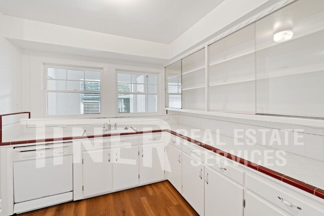 Building Photo - 143 Earl Ave