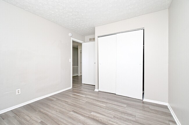 Building Photo - 10943 Birchridge Dr