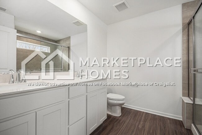 Building Photo - 273 Red Oak Cir