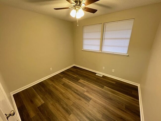 Building Photo - Remodeled 3 Bed Home Near Downtown Raleigh