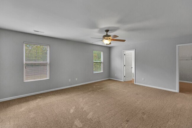 Building Photo - Spacious 3 Bedroom home in Mckwen!