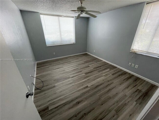 Building Photo - 3985 W McNab Rd