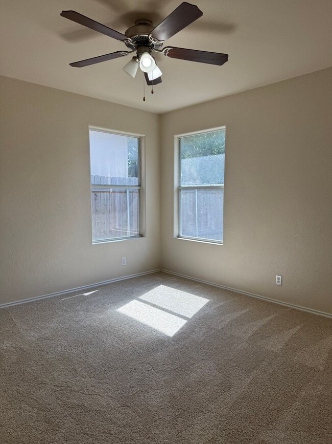 Building Photo - 400 Blue Shale Dr