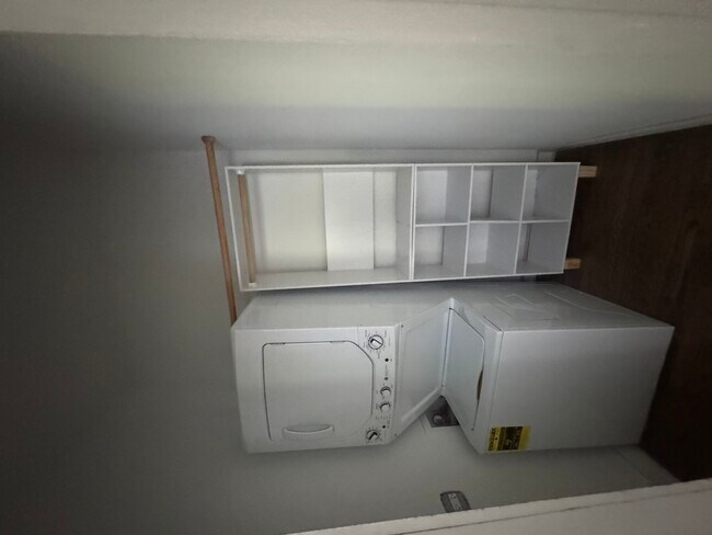 Building Photo - 103 S 4th St