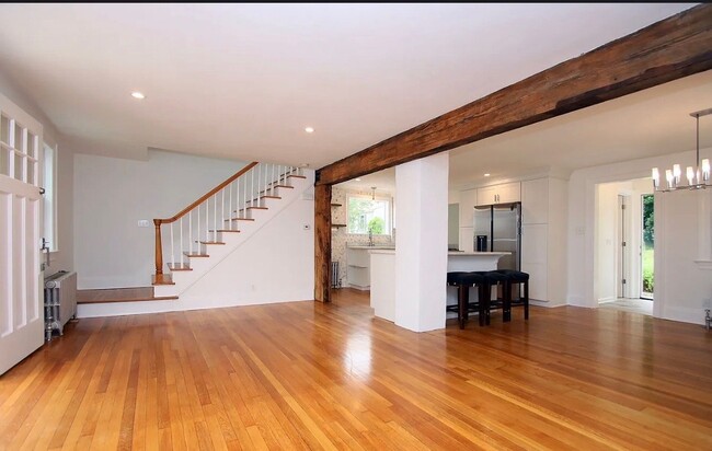 Building Photo - 570 Westfield Ave