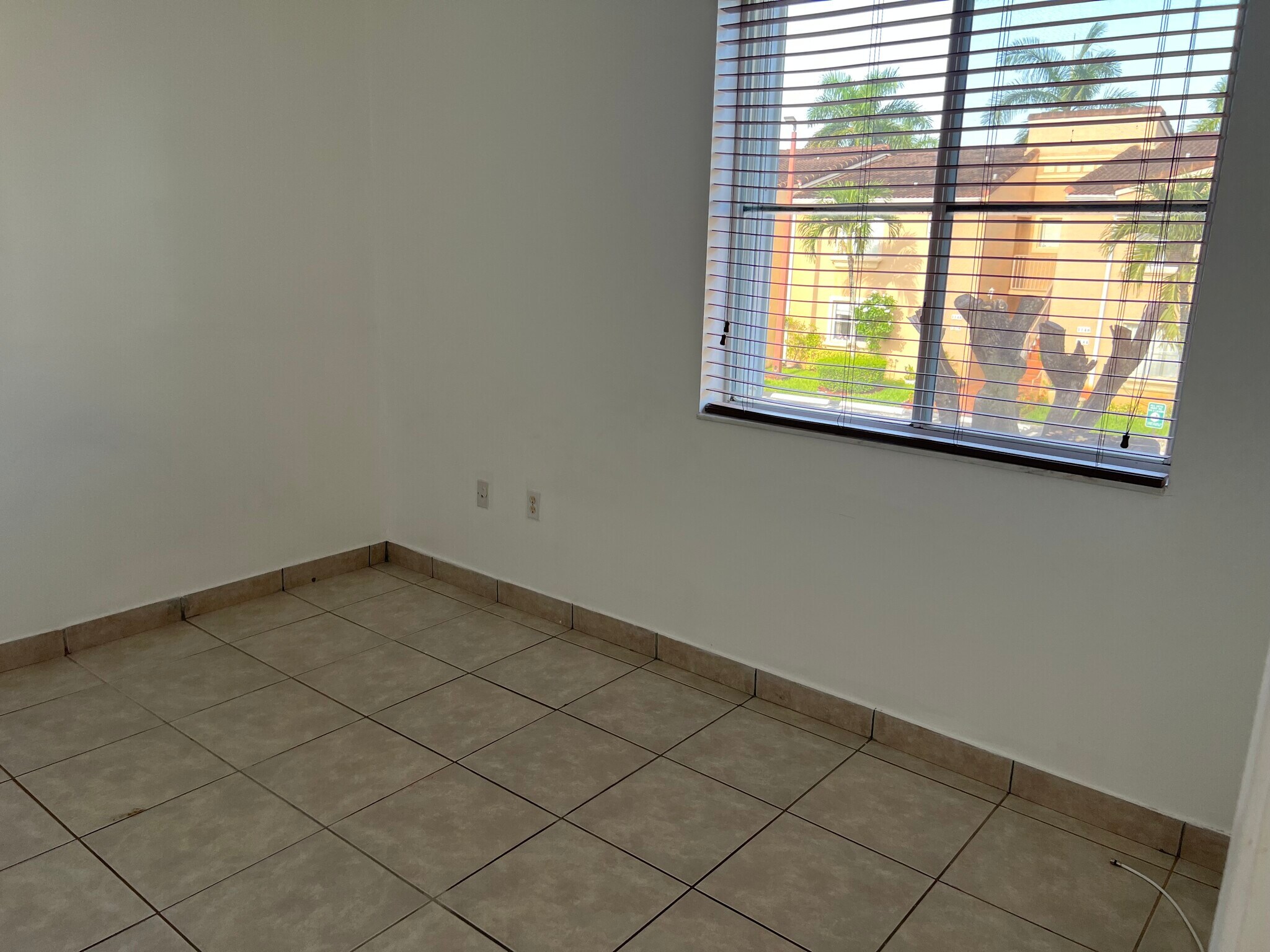 Building Photo - 1155 NW 124th Pl