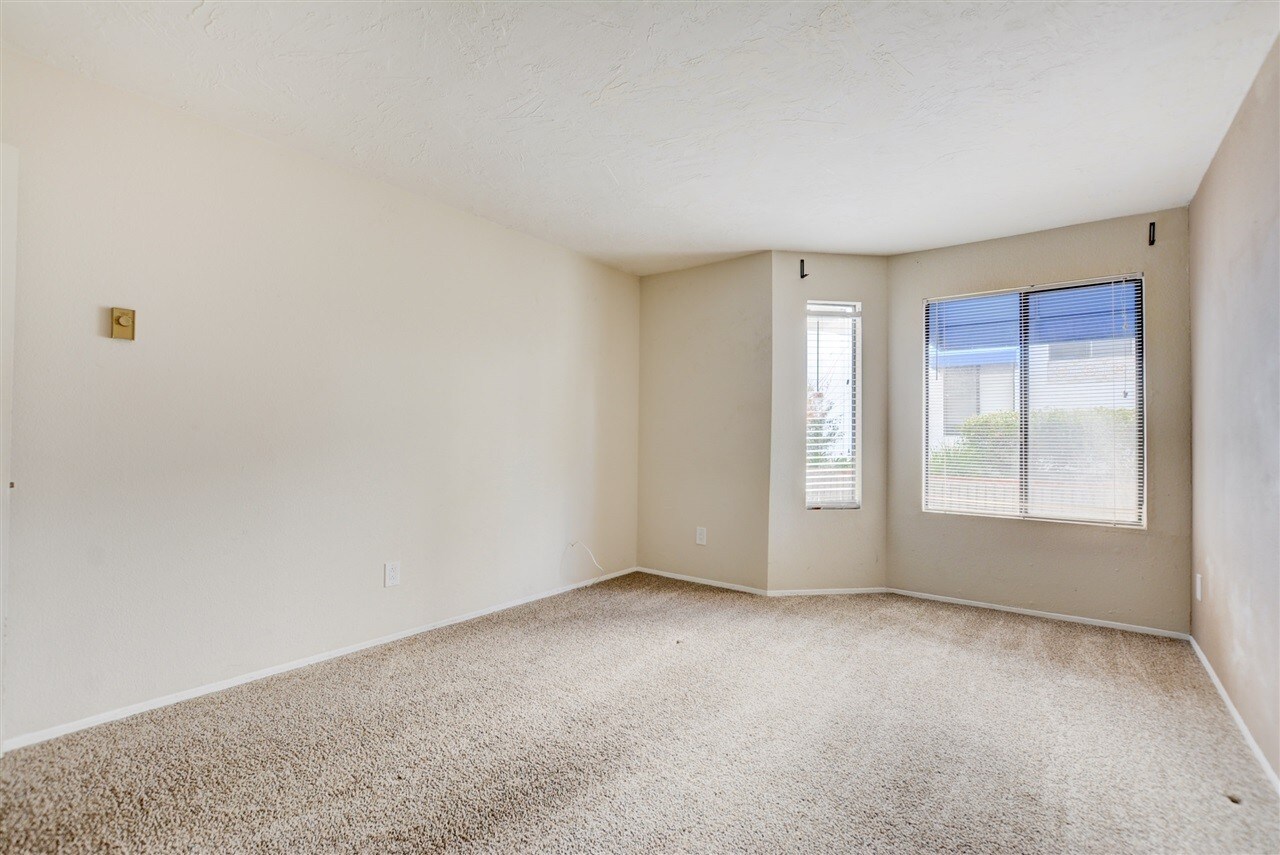 Building Photo - 8338 Regents Rd