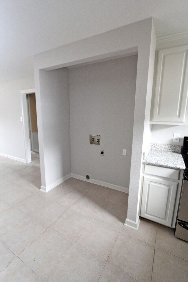 Building Photo - 29194