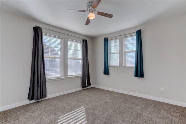 Building Photo - Stunning 5-Bedroom Home in Desirable McKay Landing – Available Now!