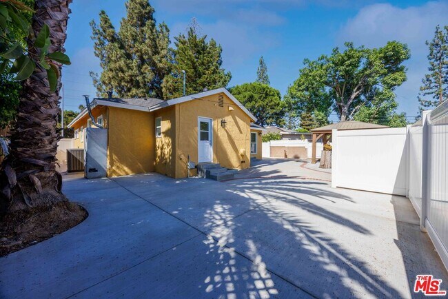 Building Photo - 15906 San Fernando Mission Blvd