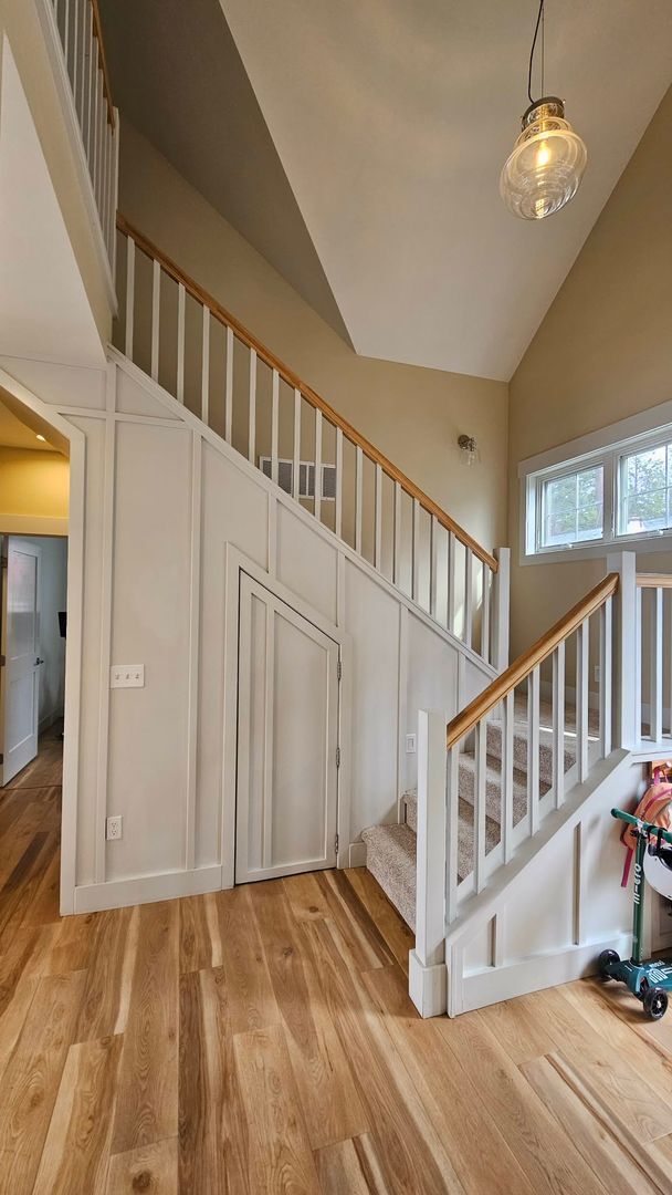 Building Photo - Fully Furnished House plus Mother-in-law suite - Lake Views & Access - Winter Rental Only